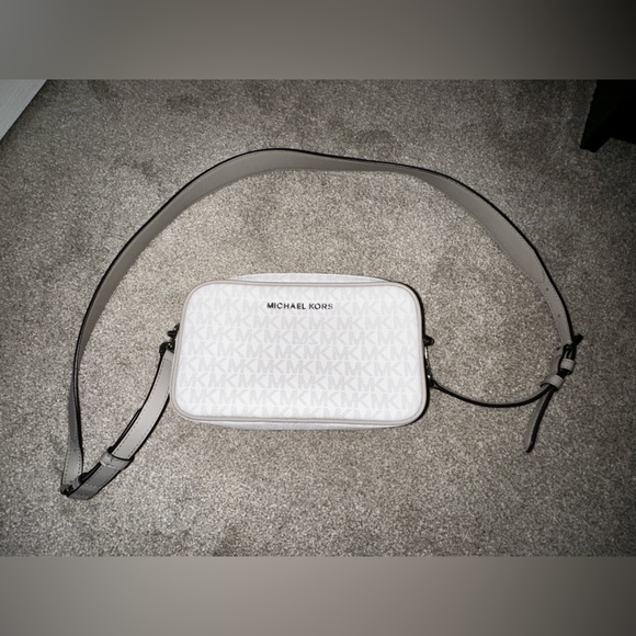 MK Michael Kors Connie Small Camera Bag - Picture 2 of 11